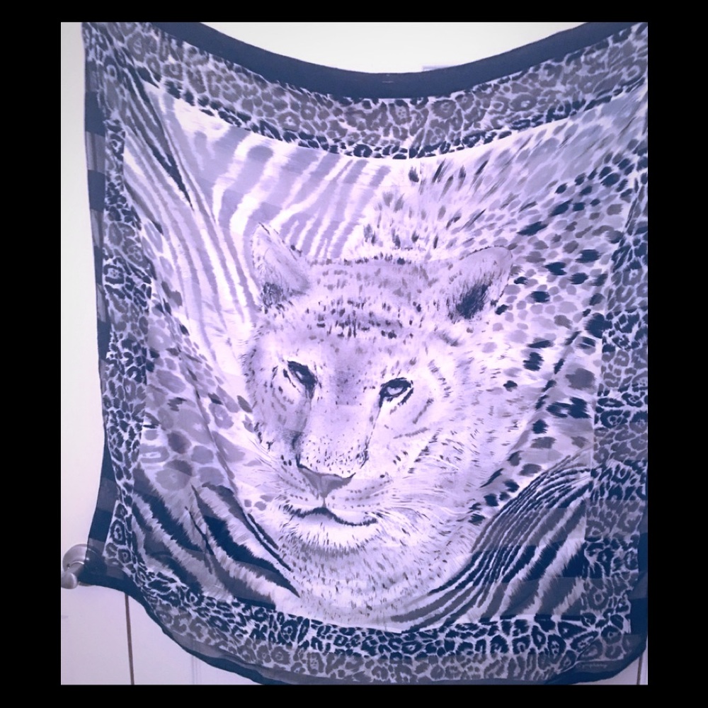 Beautiful black, white, and gray scarf